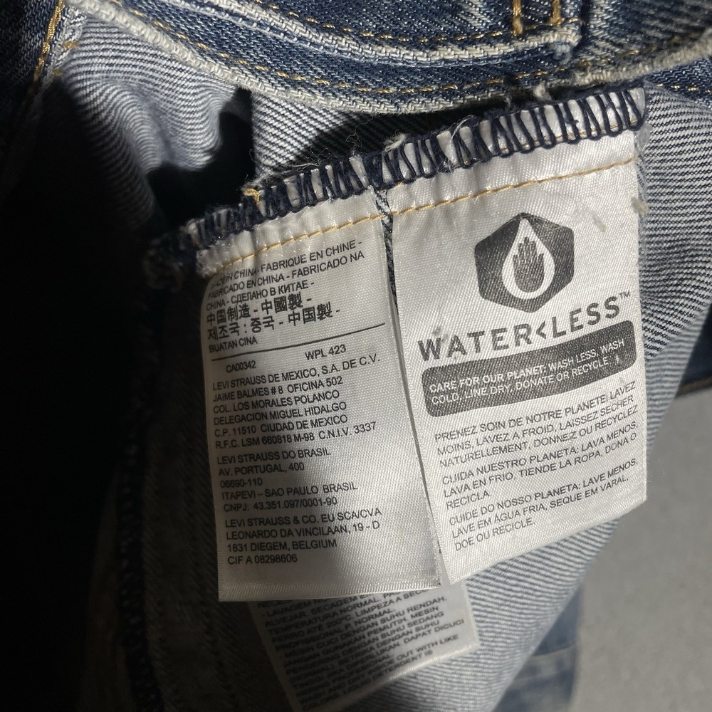 Levis Premium Jacket Men’s Medium Blue Denim Trucker Distressed Coat Big E - Picture 10 of 14